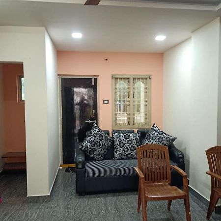 Sri Govinda Nilayam Home Stay 1 Визакхапатнам Екстериор снимка