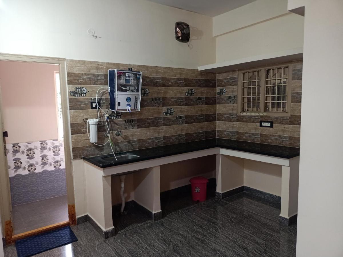 Sri Govinda Nilayam Home Stay 1 Визакхапатнам Екстериор снимка