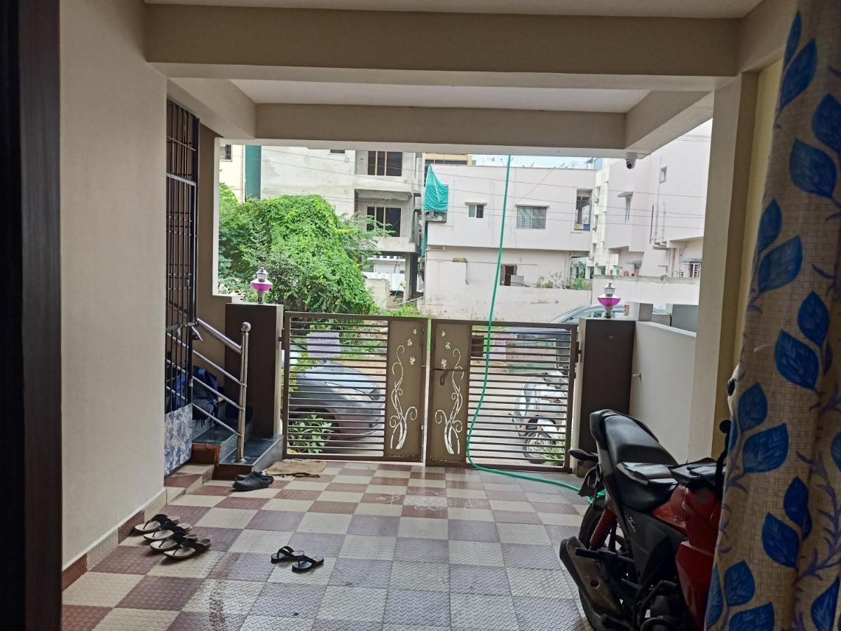 Sri Govinda Nilayam Home Stay 1 Визакхапатнам Екстериор снимка